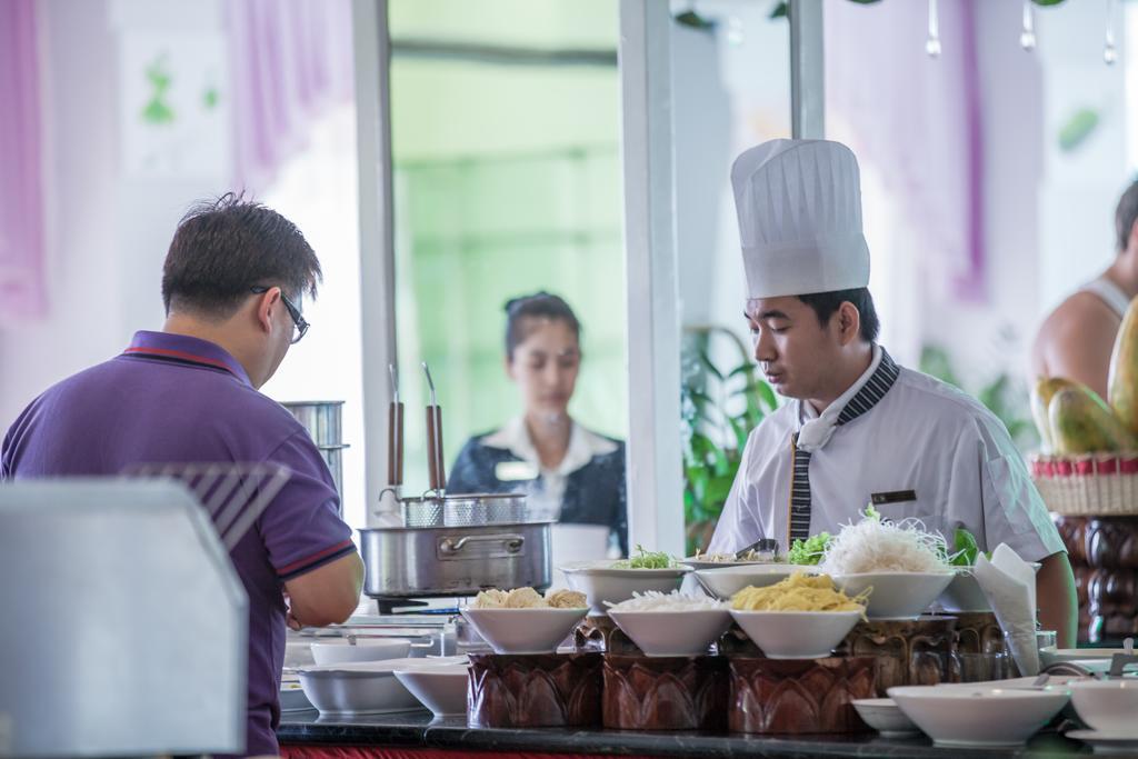 Green Palace Hotel Phnom-Penh Buitenkant foto